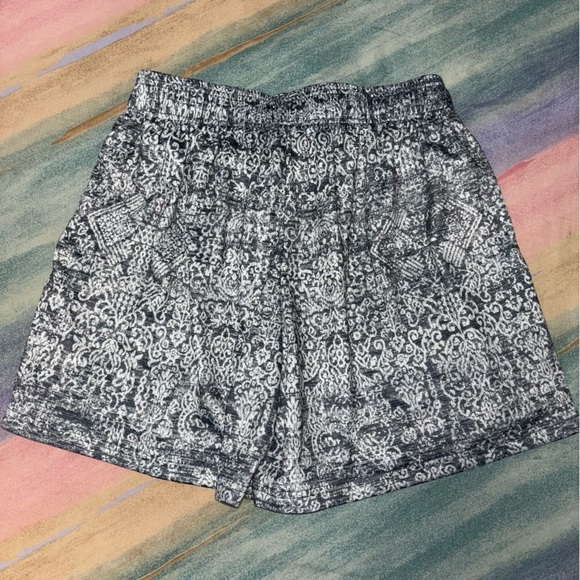Inaka Mesh Shorts Bandana Print Size L - Picture 5 of 5